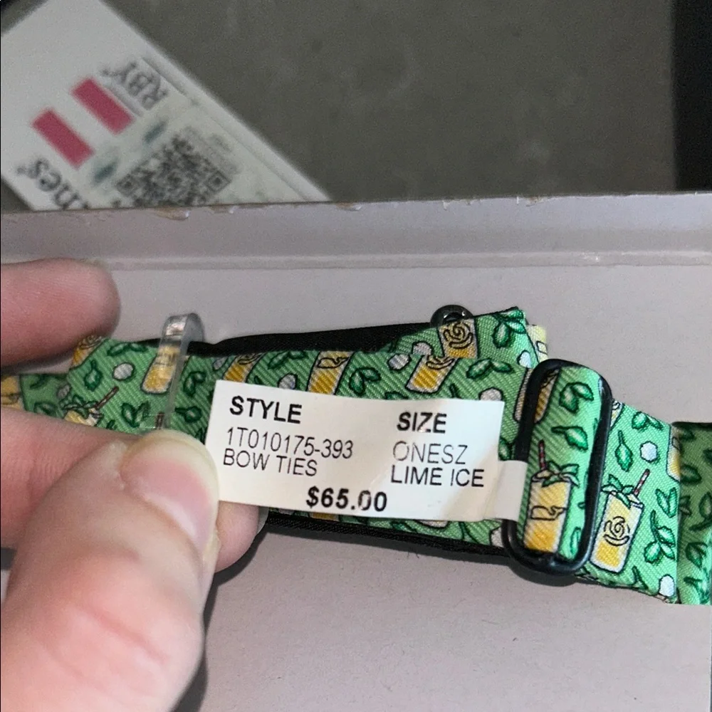 Vineyard Vines Green and Yellow Patterned Bow Tie - Picture 4 of 4
